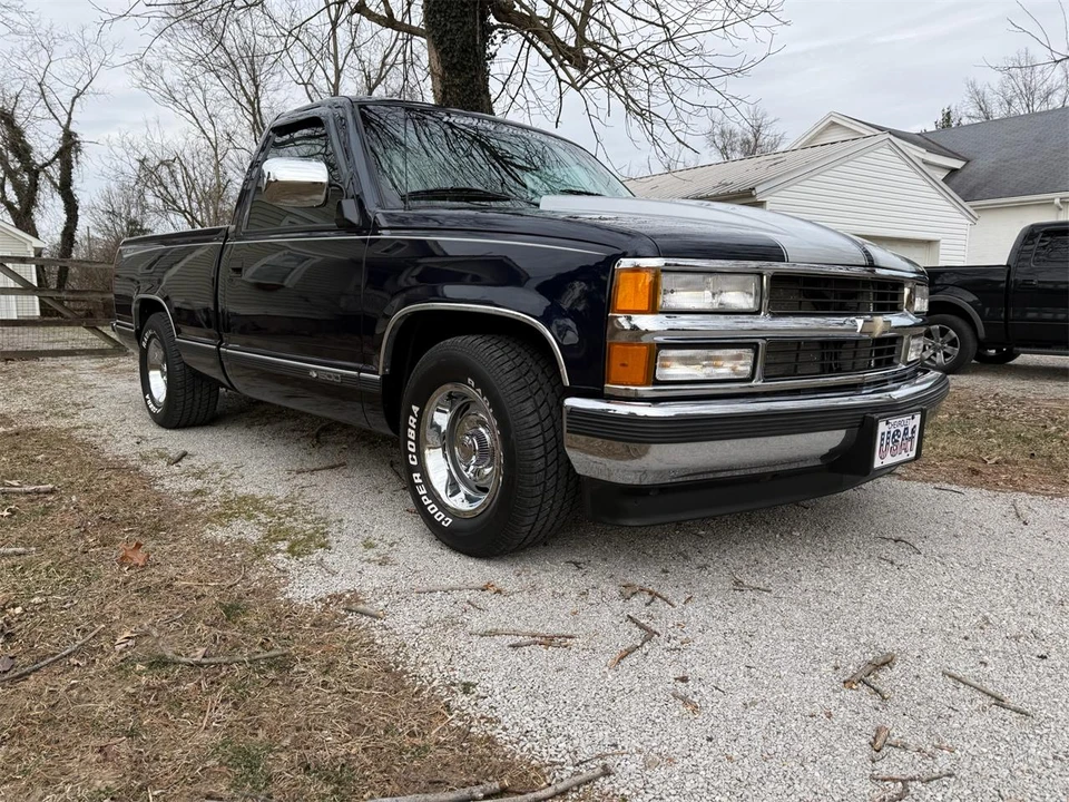 1994 Chevrolet Silverado - Image 5 of 31