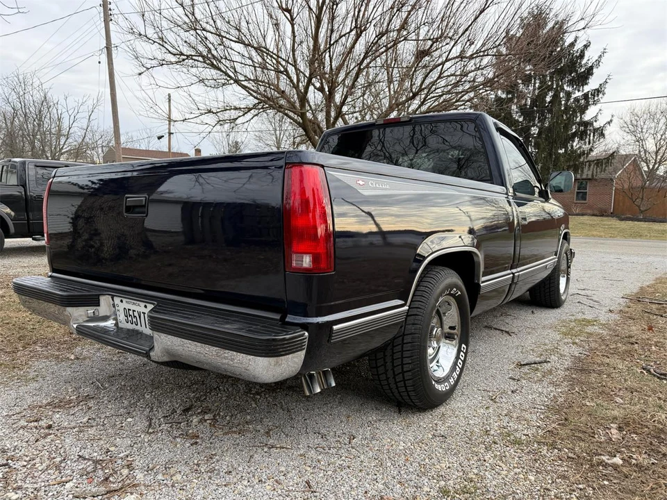 1994 Chevrolet Silverado - Image 6 of 31
