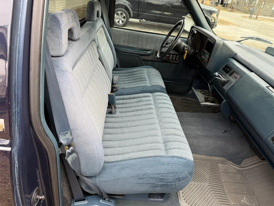 1994 Chevrolet Silverado - Image 7 of 31