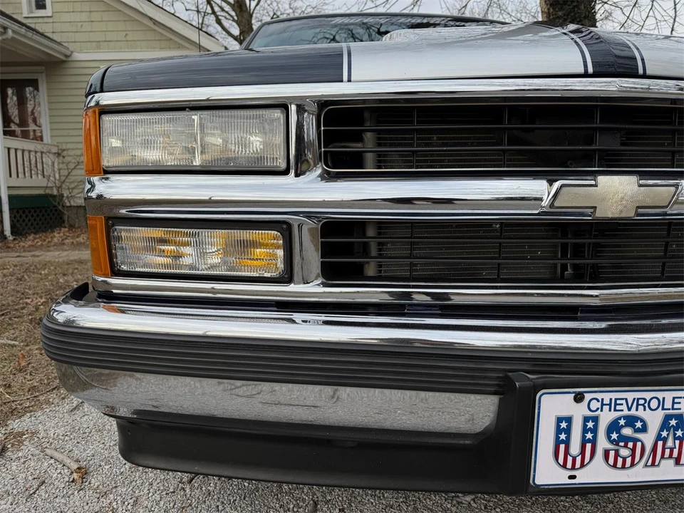 1994 Chevrolet Silverado - Image 10 of 31