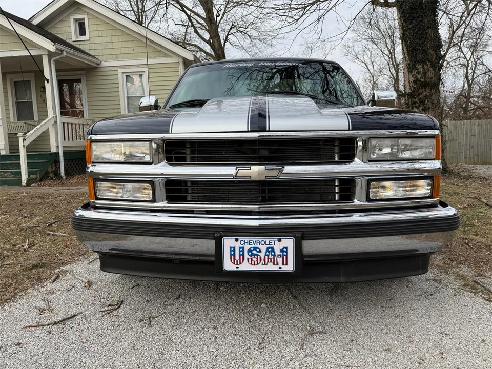 1994 Chevrolet Silverado - Image 11 of 31