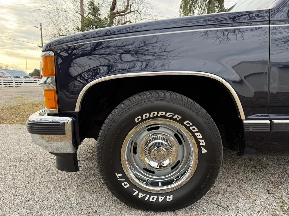 1994 Chevrolet Silverado - Image 15 of 31
