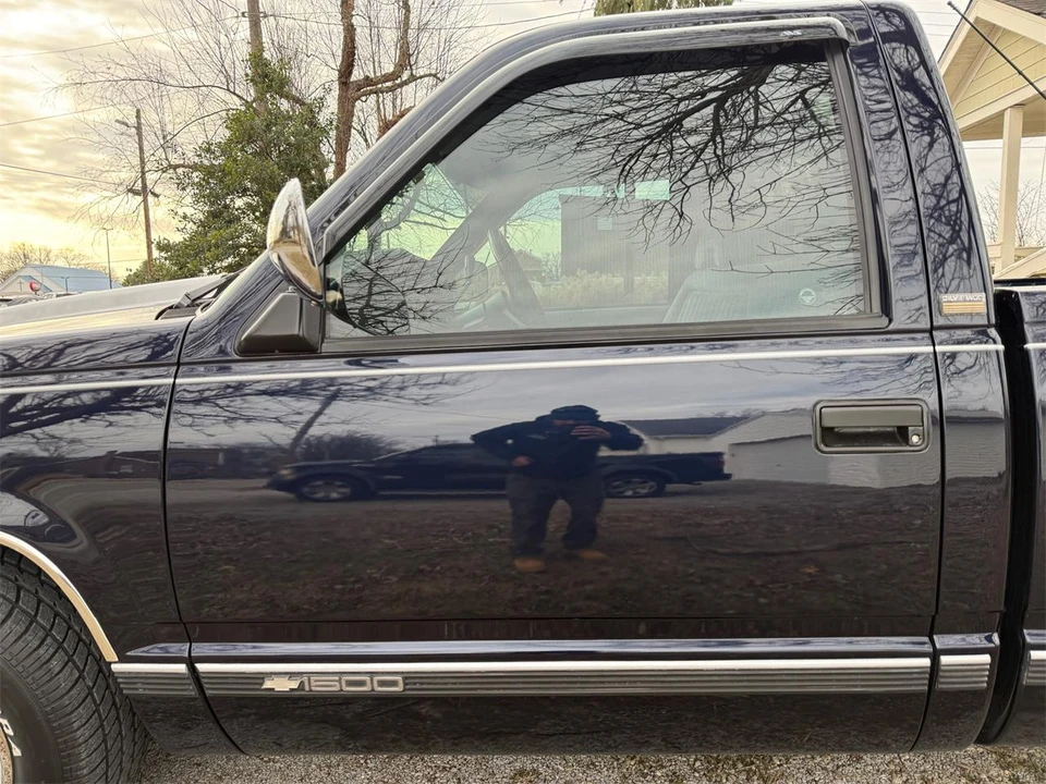 1994 Chevrolet Silverado - Image 16 of 31