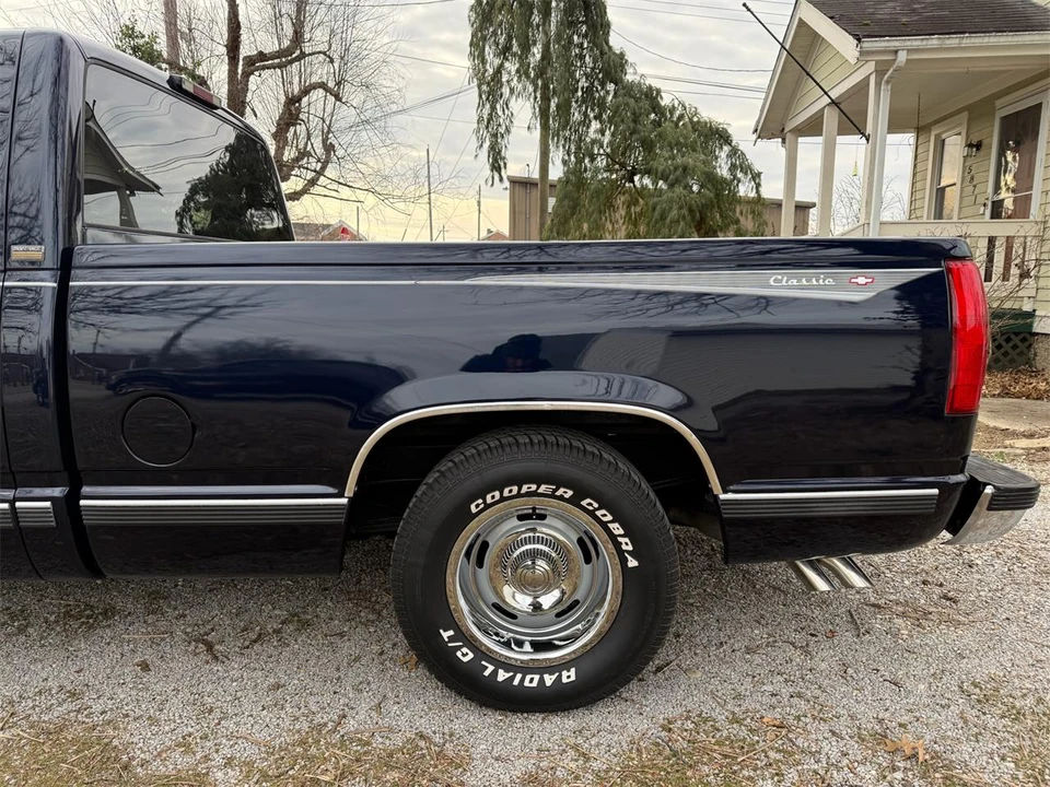 1994 Chevrolet Silverado - Image 18 of 31