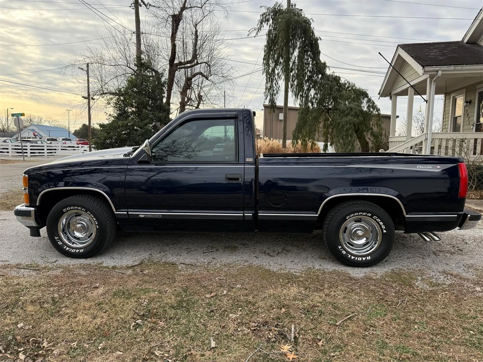 1994 Chevrolet Silverado - Image 19 of 31