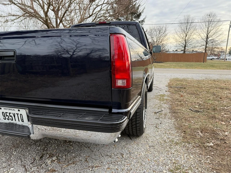 1994 Chevrolet Silverado - Image 28 of 31