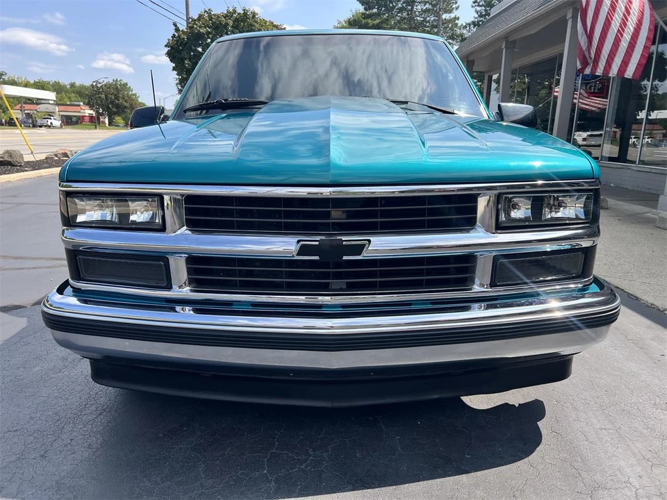 1994 Chevrolet Silverado - Image 3 of 28