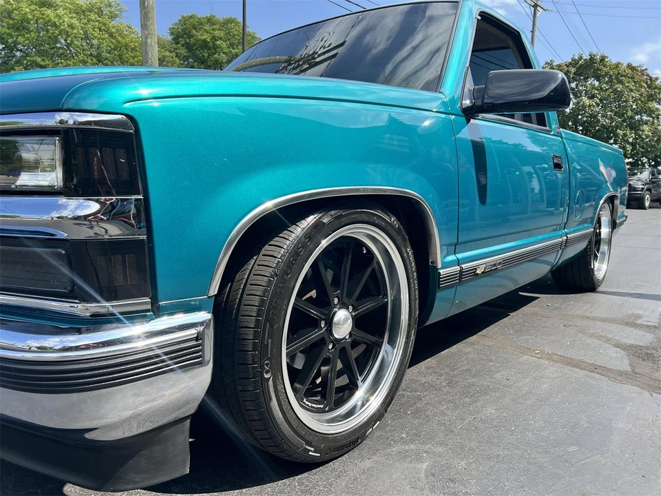 1994 Chevrolet Silverado - Image 5 of 28