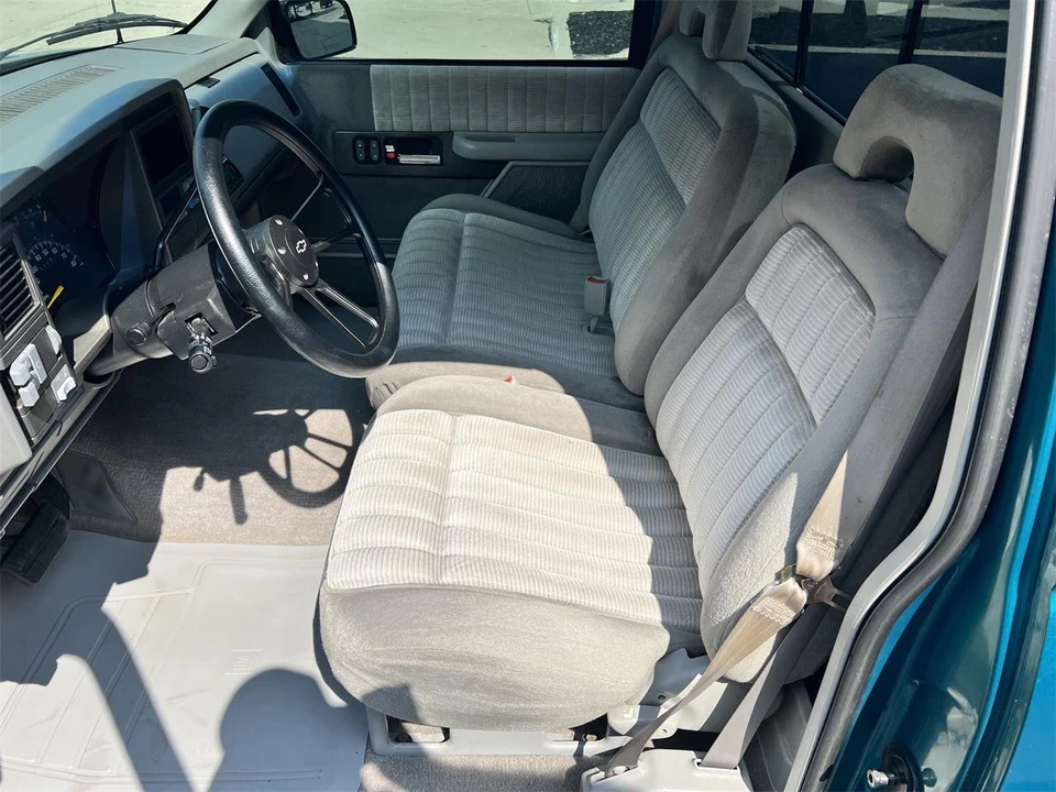 1994 Chevrolet Silverado - Image 11 of 28