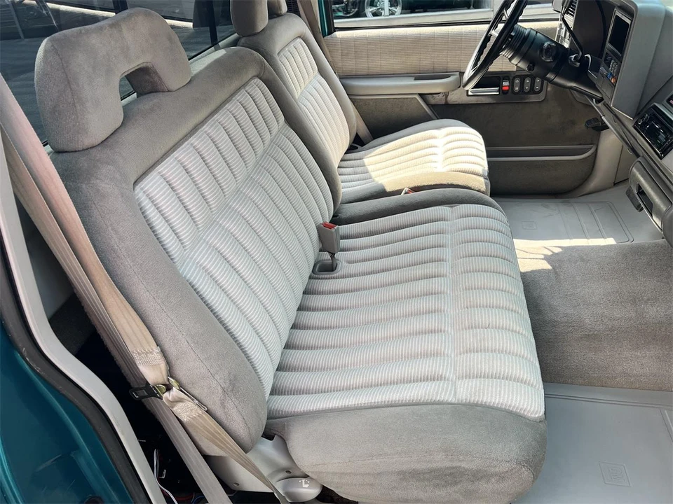 1994 Chevrolet Silverado - Image 16 of 28