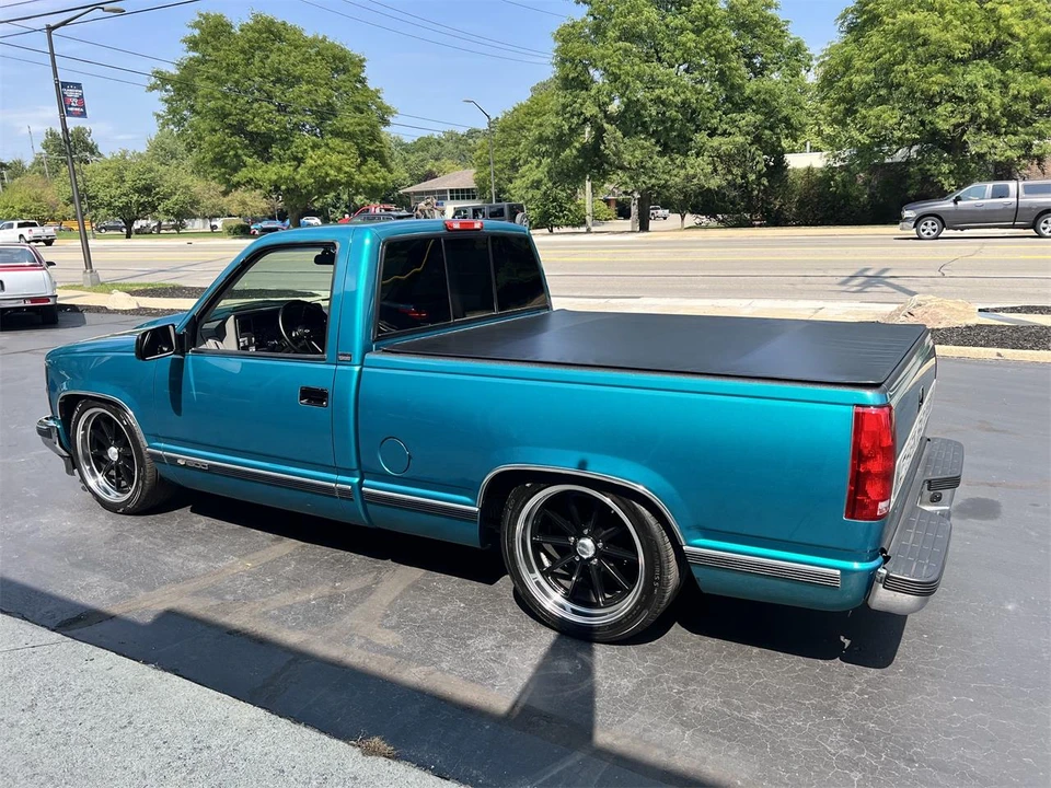 1994 Chevrolet Silverado - Image 19 of 28