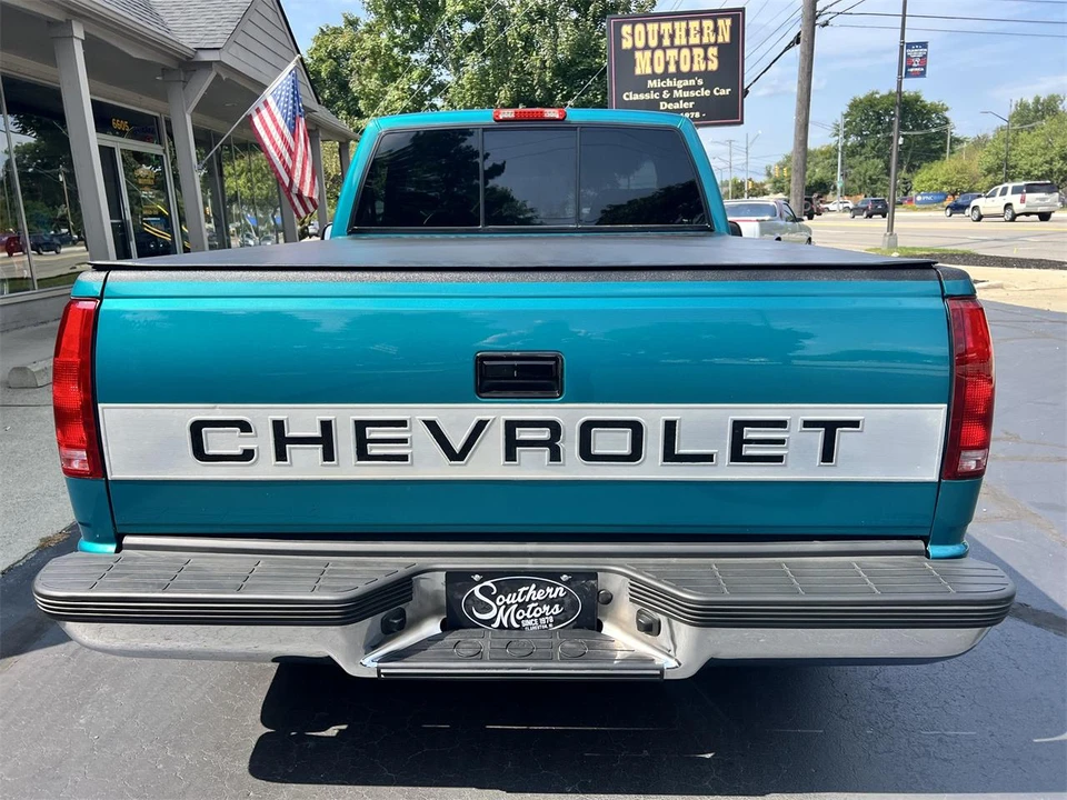 1994 Chevrolet Silverado - Image 20 of 28