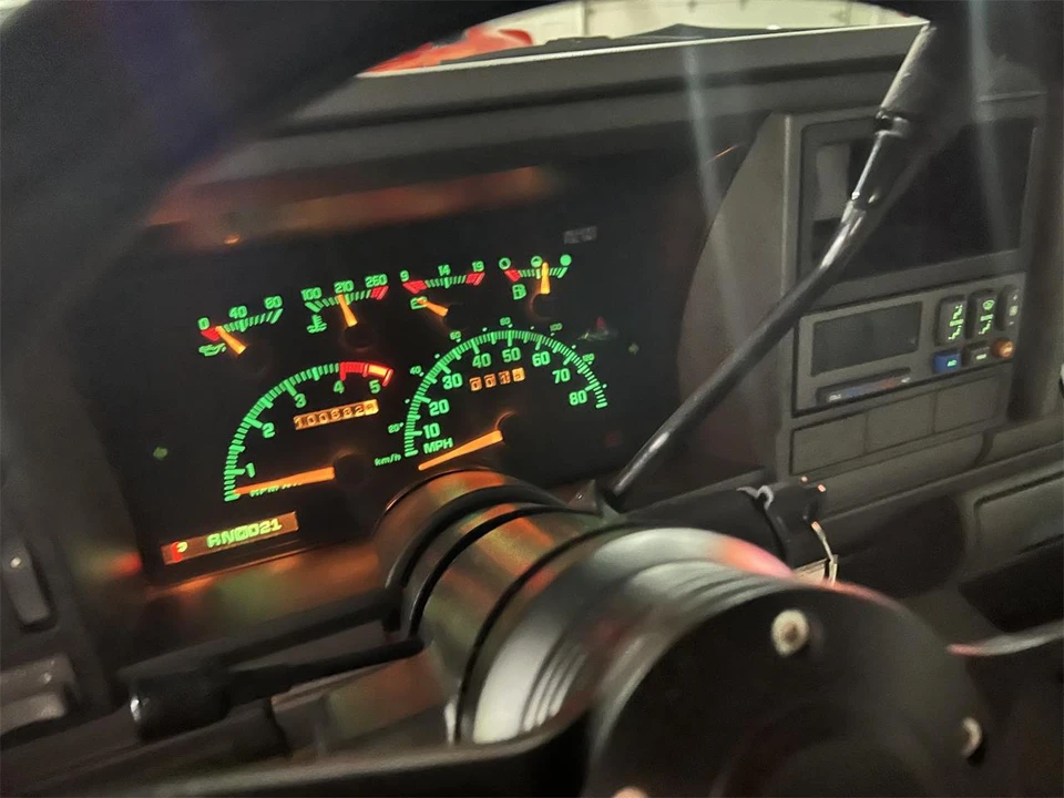 1994 Chevrolet Silverado - Image 26 of 28