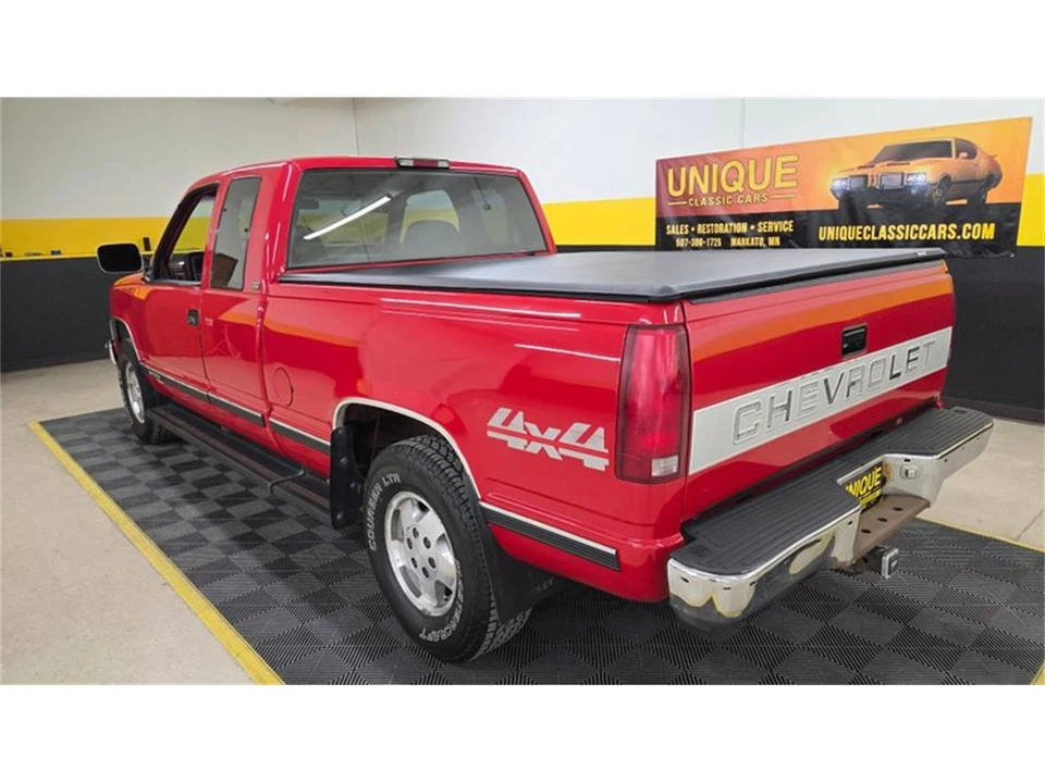 1994 Chevrolet Silverado - Image 6 of 31