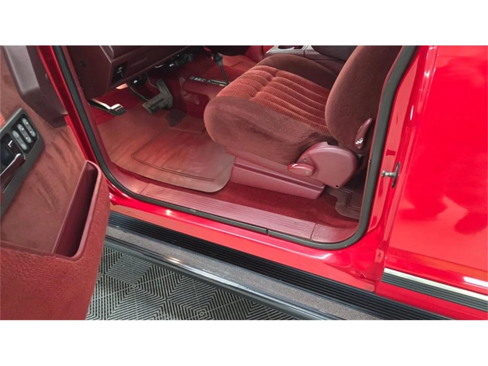 1994 Chevrolet Silverado - Image 21 of 31