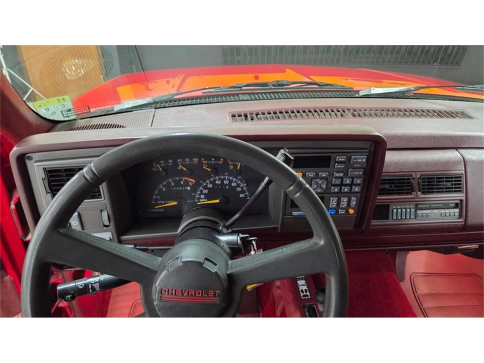 1994 Chevrolet Silverado - Image 27 of 31