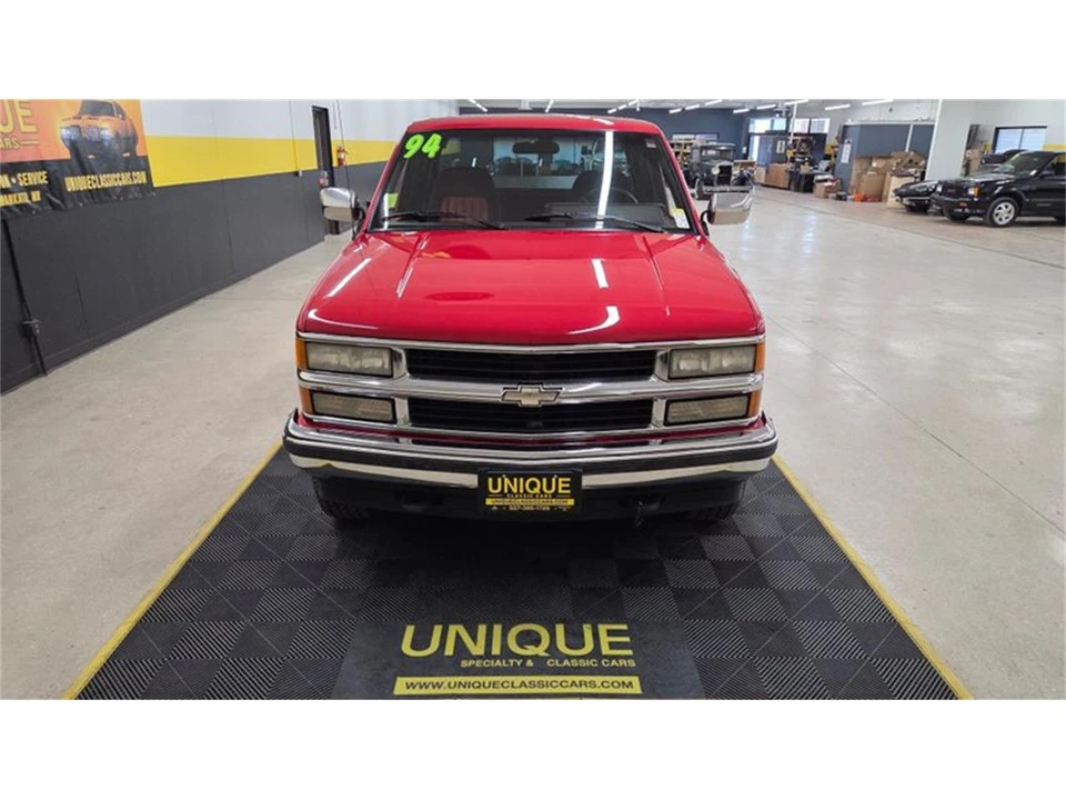 1994 Chevrolet Silverado - Image 2 of 31