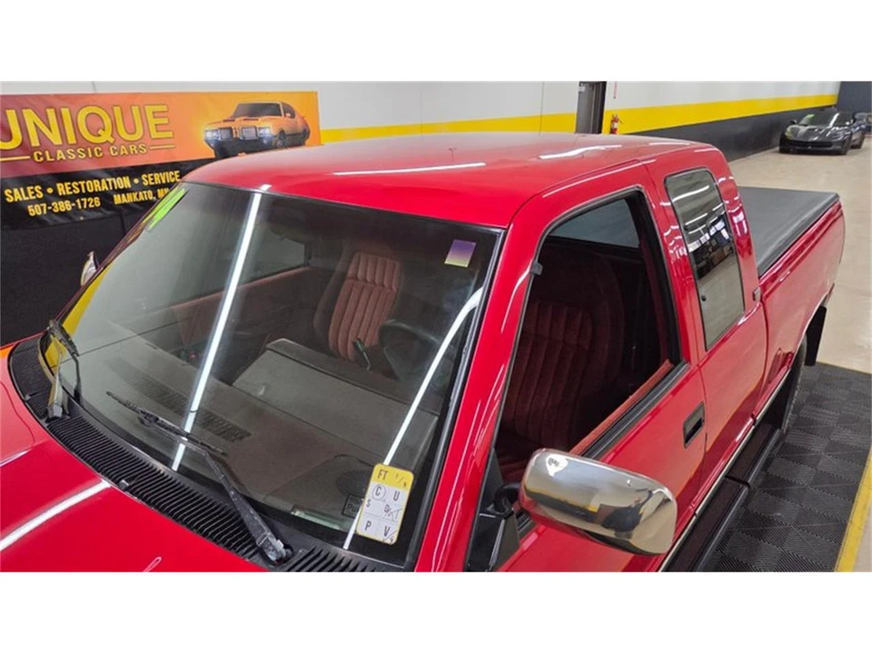 1994 Chevrolet Silverado - Image 13 of 31