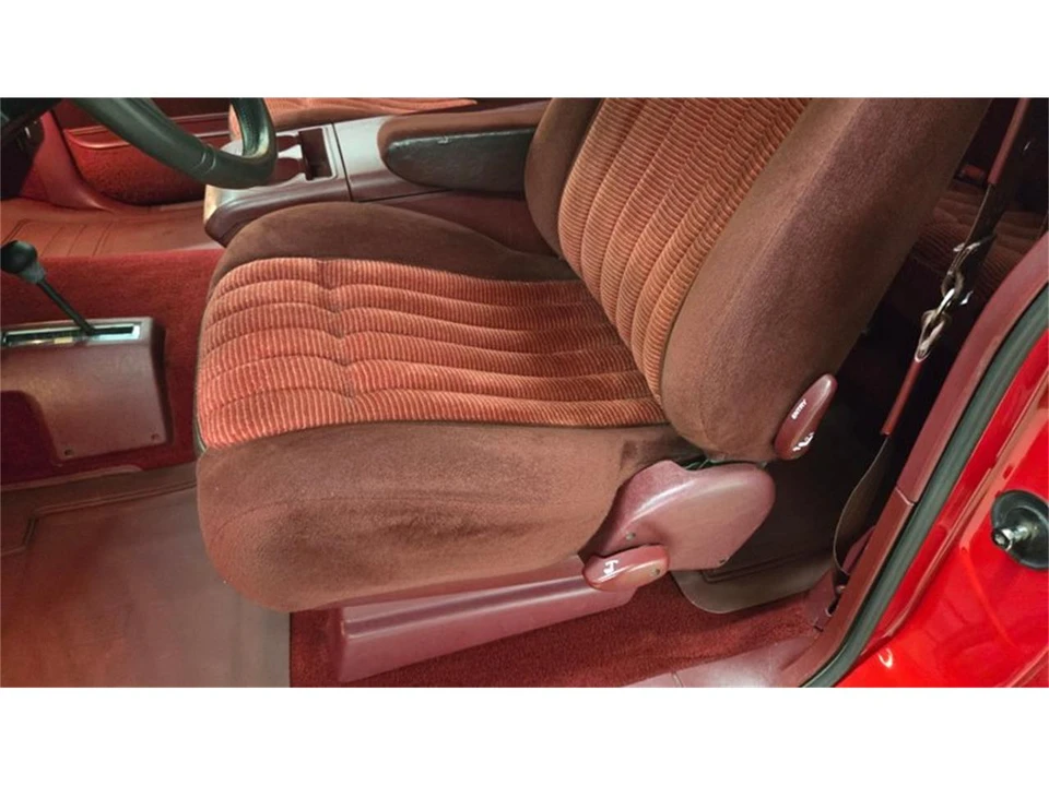 1994 Chevrolet Silverado - Image 24 of 31