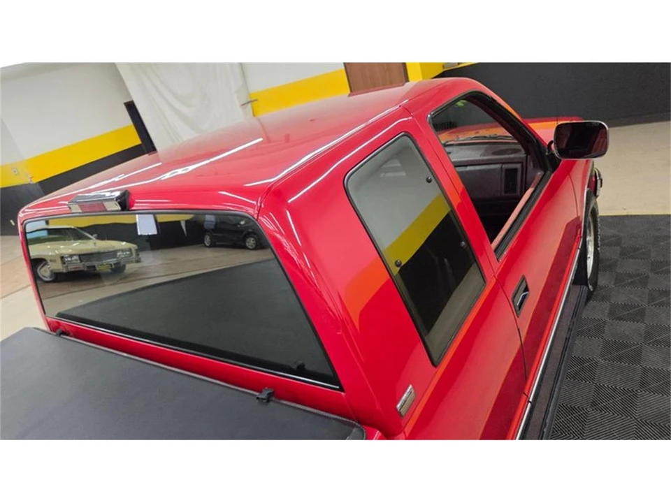 1994 Chevrolet Silverado - Image 15 of 31