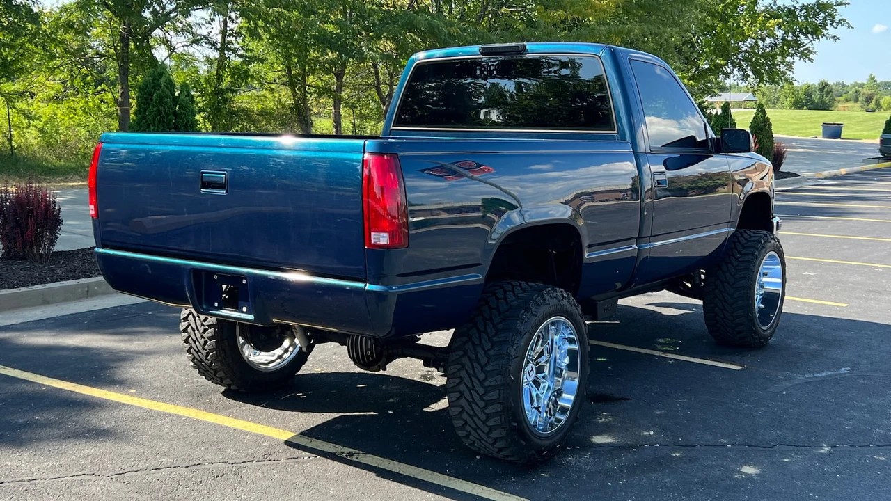 1994 Chevrolet C/K 4th Gen - Image 3 of 12