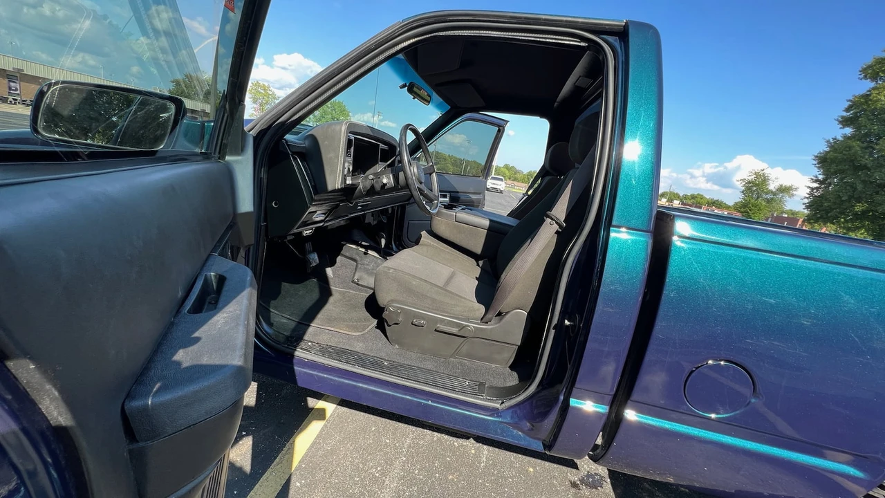 1994 Chevrolet C/K 4th Gen - Image 4 of 12