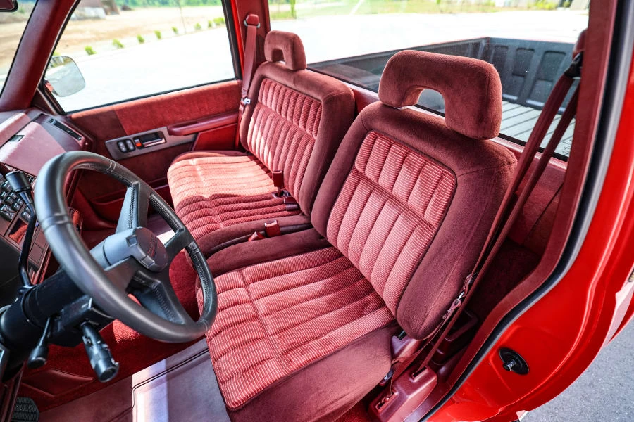 1994 Chevrolet Silverado - Image 24 of 31