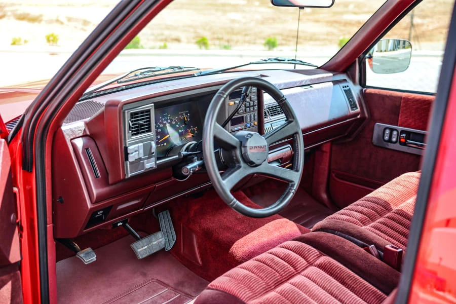 1994 Chevrolet Silverado - Image 18 of 31