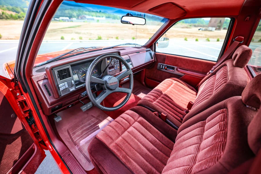 1994 Chevrolet Silverado - Image 20 of 31