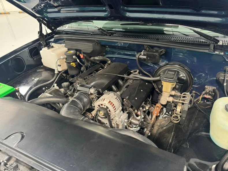 1994 Chevrolet Silverado - Image 11 of 13