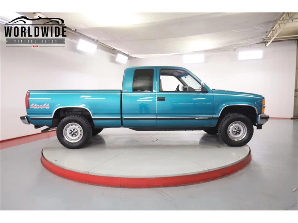 1994 Chevrolet Silverado - Image 4 of 31
