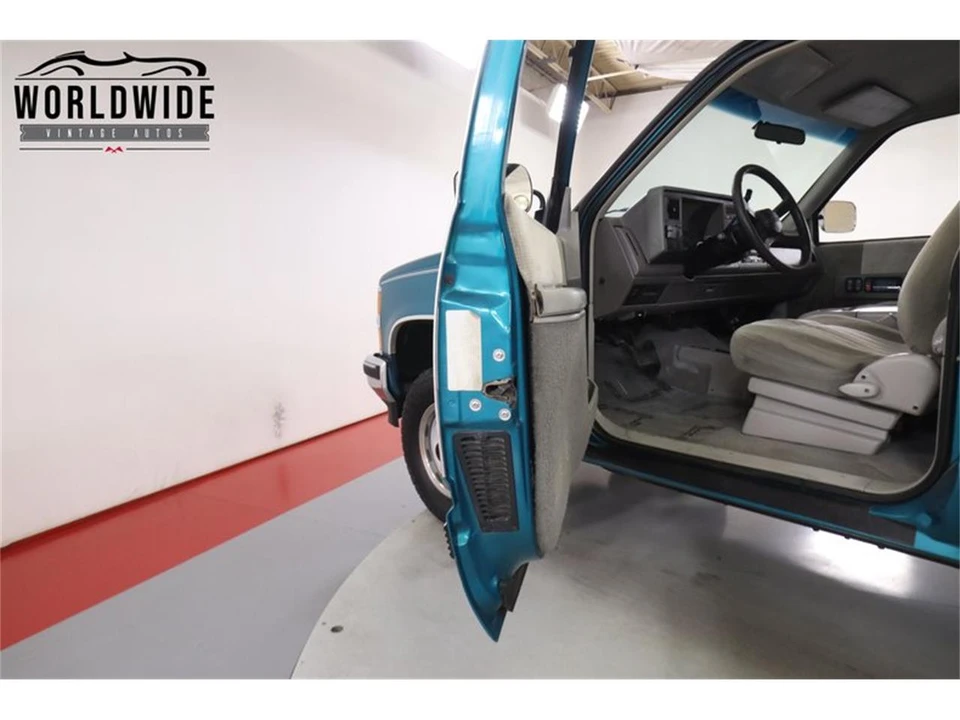 1994 Chevrolet Silverado - Image 23 of 31
