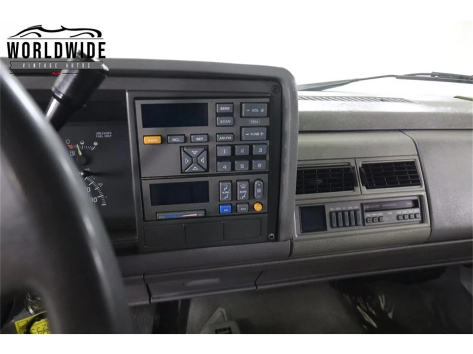1994 Chevrolet Silverado - Image 29 of 31
