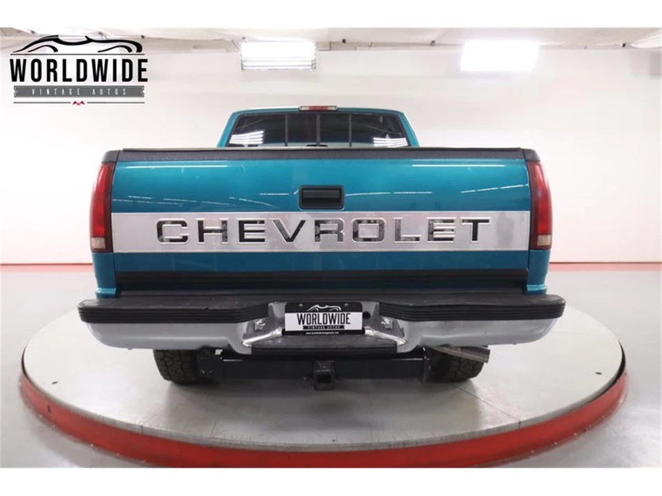 1994 Chevrolet Silverado - Image 17 of 31
