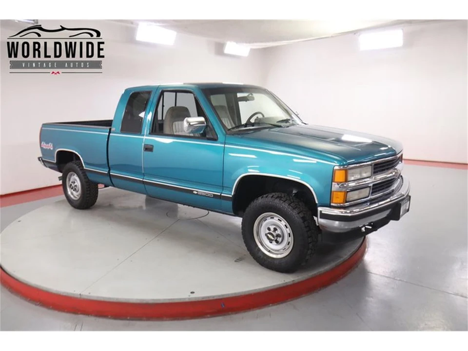 1994 Chevrolet Silverado - Image 2 of 31
