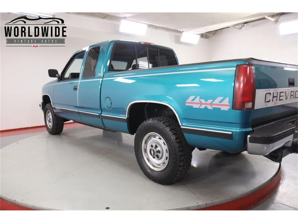 1994 Chevrolet Silverado - Image 20 of 31
