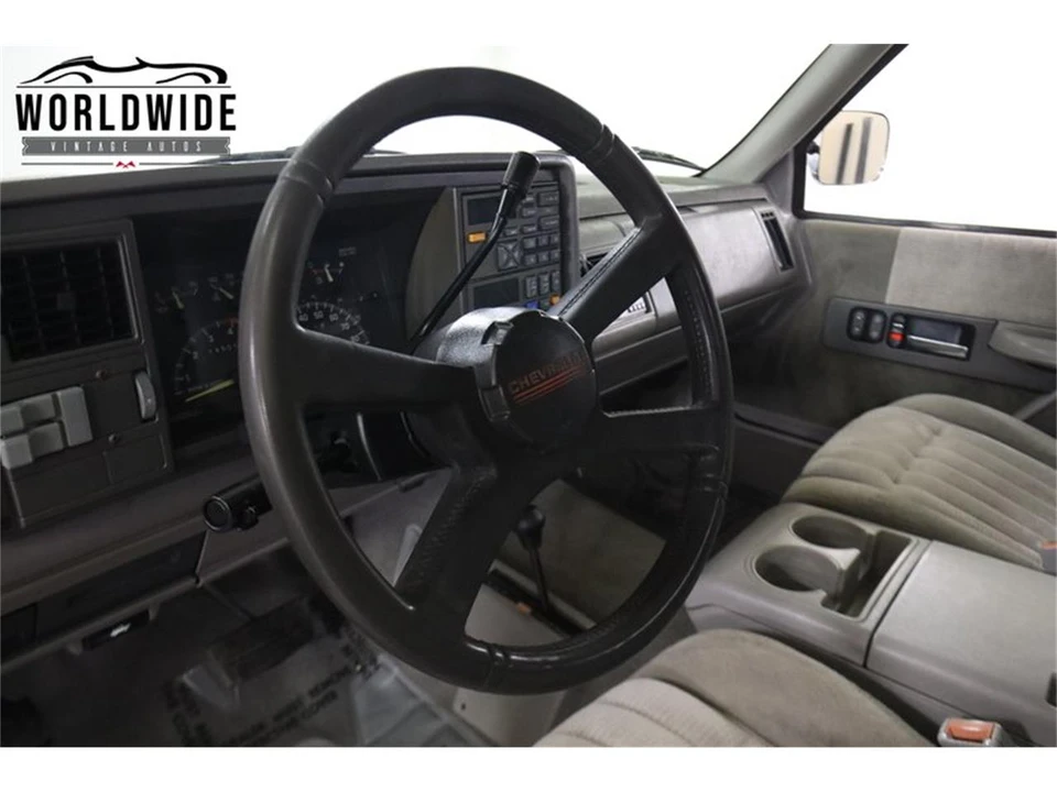 1994 Chevrolet Silverado - Image 26 of 31