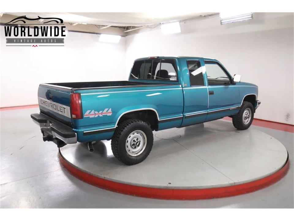 1994 Chevrolet Silverado - Image 6 of 31