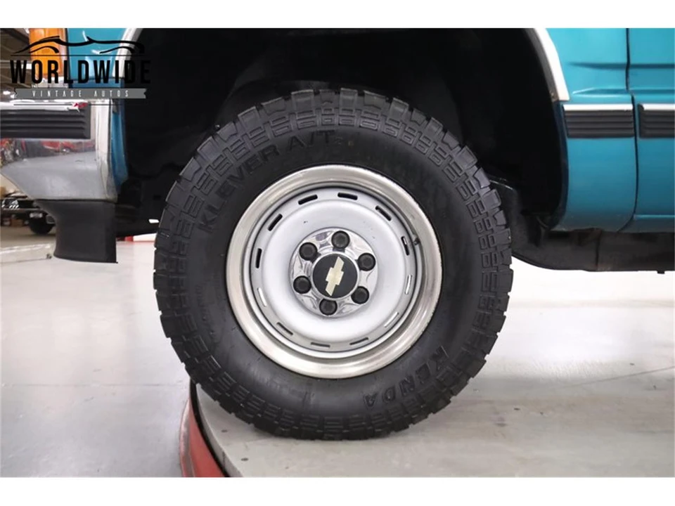 1994 Chevrolet Silverado - Image 12 of 31