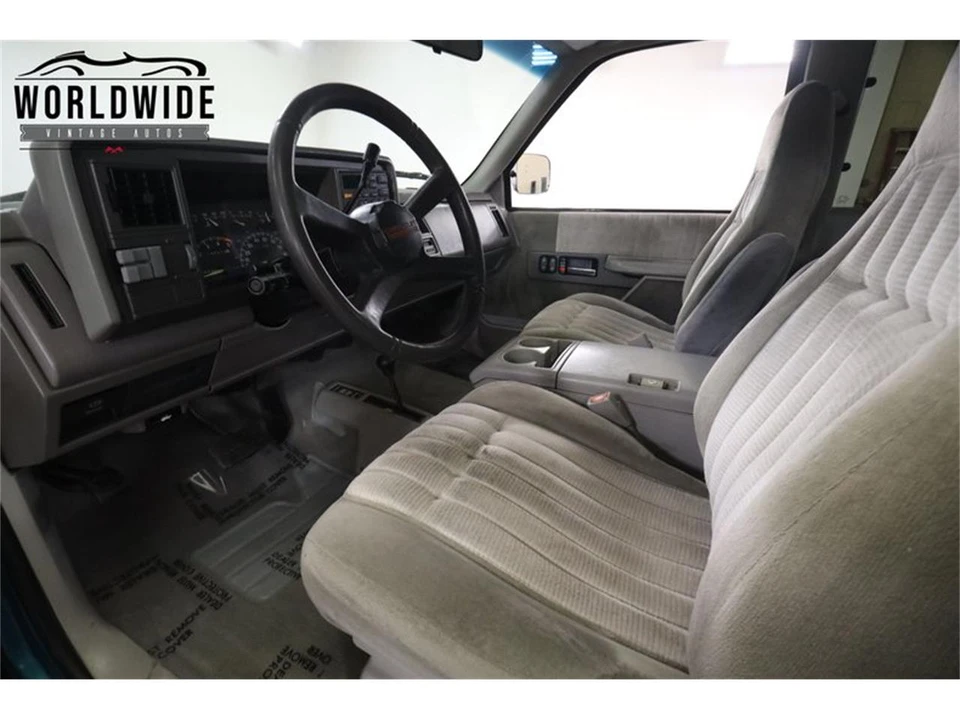 1994 Chevrolet Silverado - Image 27 of 31