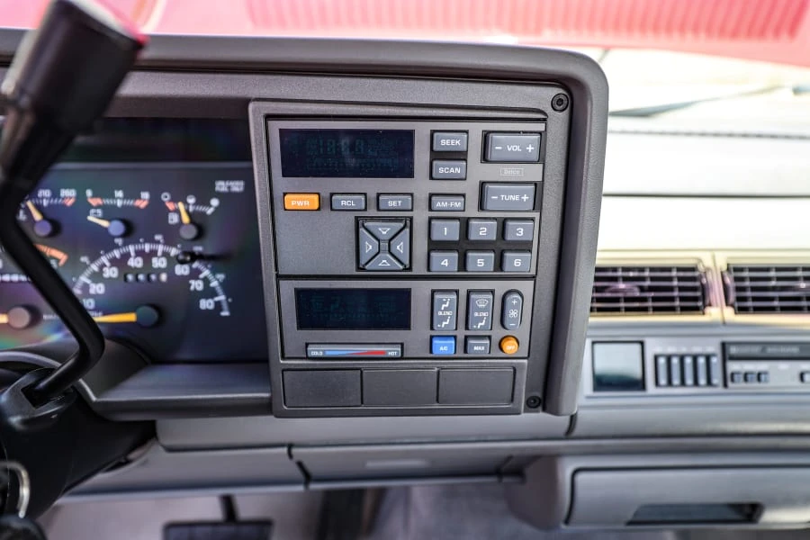 1994 Chevrolet Silverado - Image 23 of 31