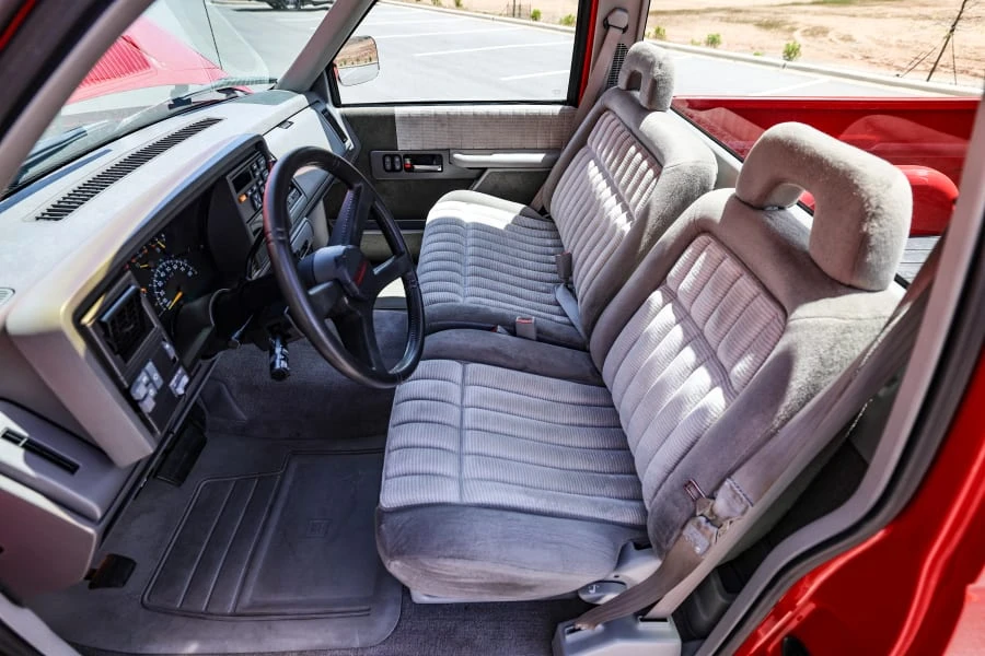 1994 Chevrolet Silverado - Image 20 of 31