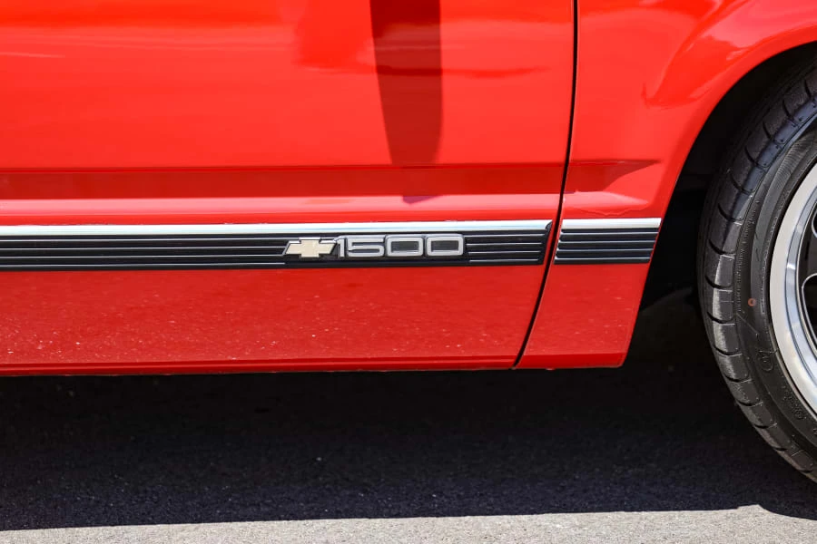 1994 Chevrolet Silverado - Image 11 of 31