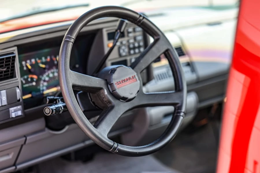1994 Chevrolet Silverado - Image 28 of 31
