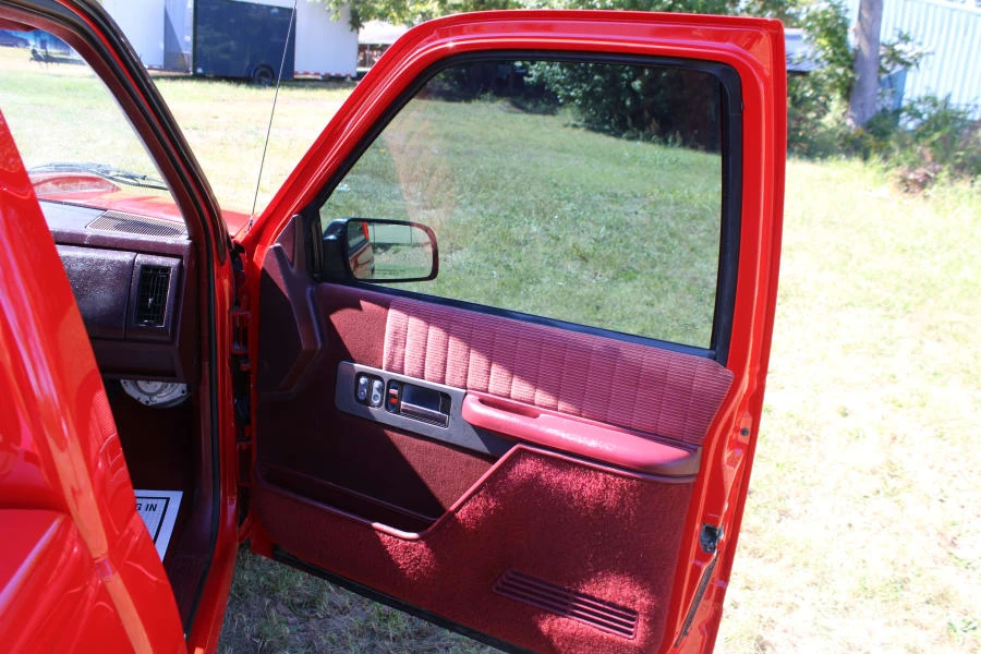 1994 Chevrolet C/K 4th Gen - Image 28 of 31