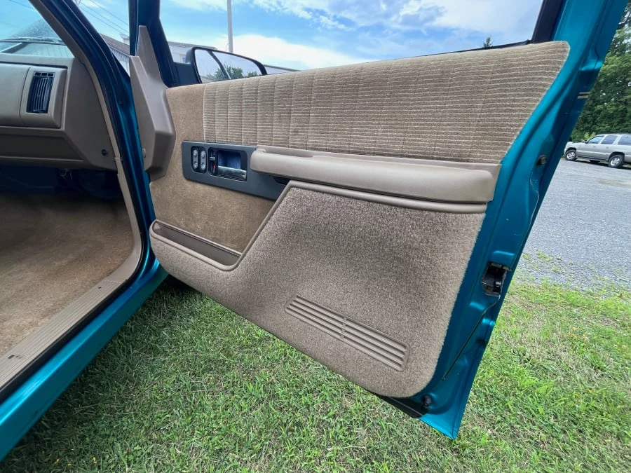 1994 Chevrolet C/K 4th Gen - Image 17 of 23