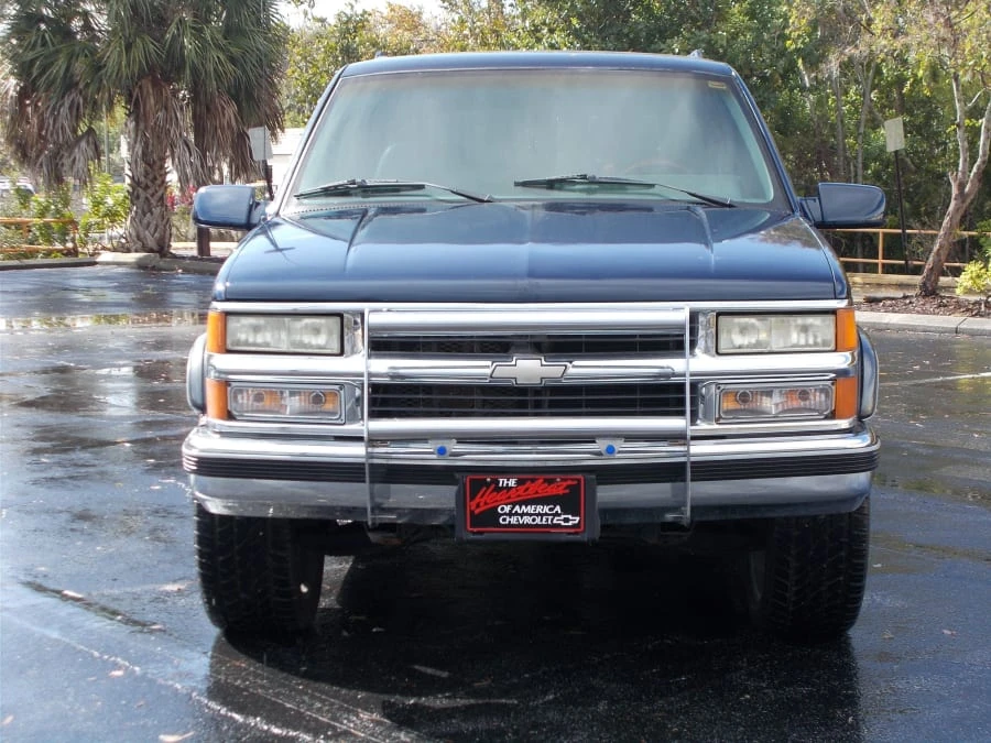 1994 Chevrolet Suburban 8th Gen - Image 7 of 11