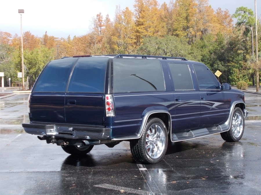 1994 Chevrolet Suburban 8th Gen - Image 3 of 11