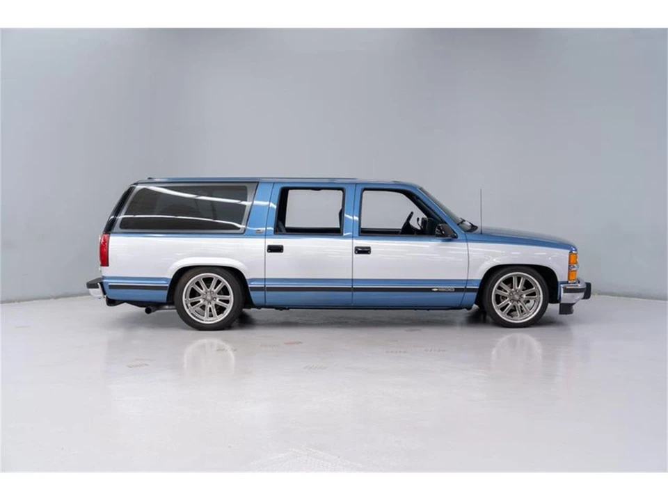 1994 Chevrolet Suburban 8th Gen - Image 7 of 31