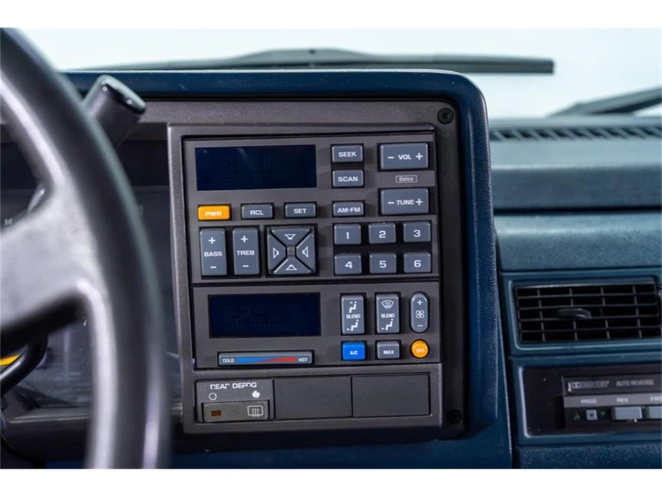 1994 Chevrolet Suburban 8th Gen - Image 16 of 31
